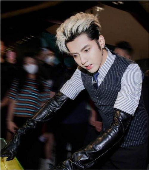 大瓜爆料许凯视频大全集,大瓜爆料背后的精彩瞬间  第2张